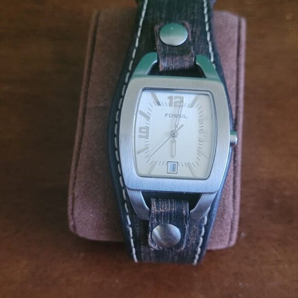 Fossil JR-8130 Brown leather strap Women's Watch New Battery - Picture 1 of 4